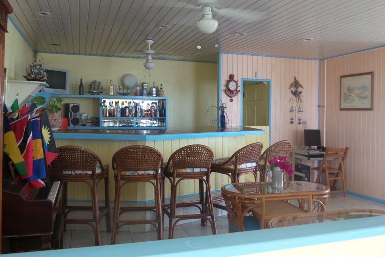 Anchorage Inn Dickenson Bay 外观 照片
