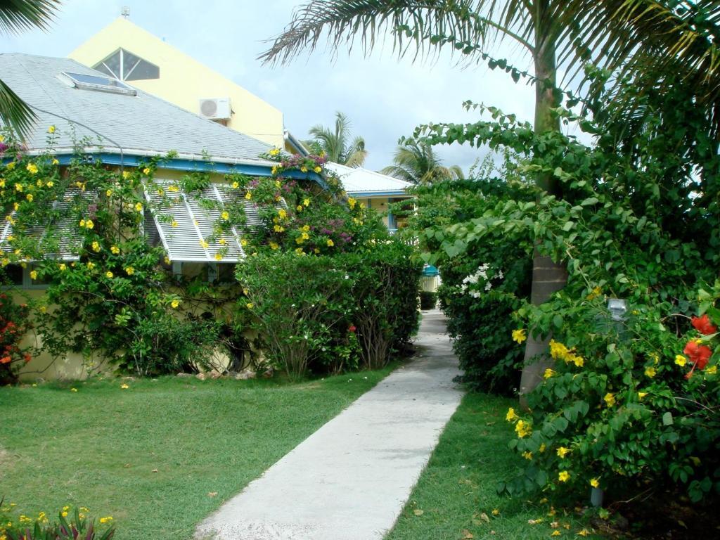 Anchorage Inn Dickenson Bay 外观 照片
