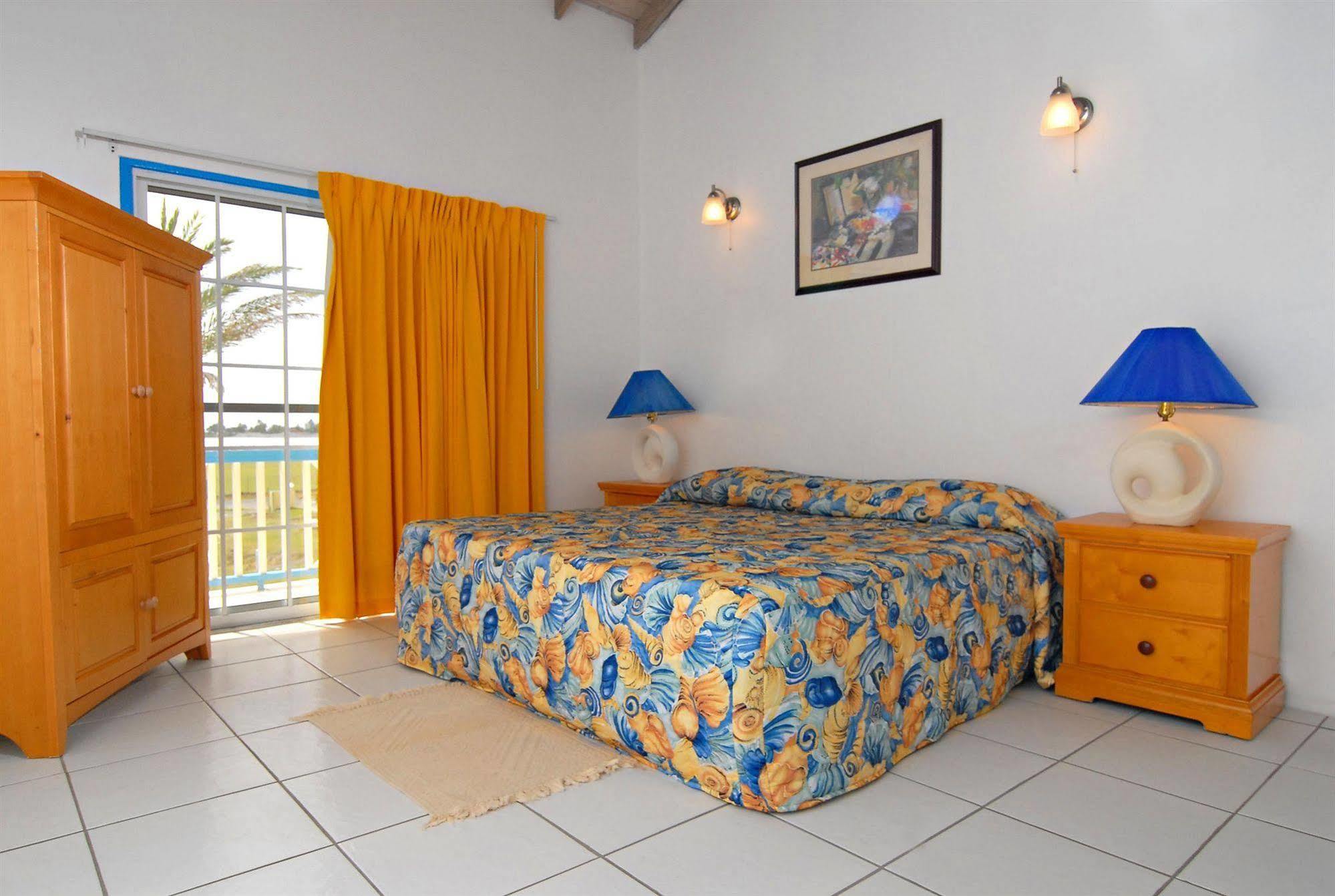Anchorage Inn Dickenson Bay 外观 照片